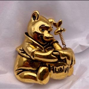 Disney Winnie The Pooh And Honey Pot Gold Tone Pin Brooch Bee Spring Hun…